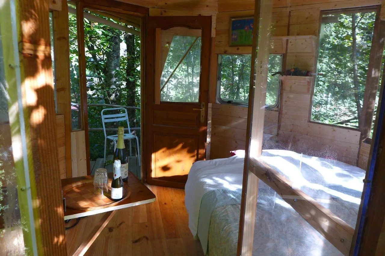 Camping Hotel Ecogite Estien à Boussenac